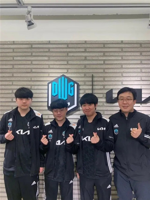 使得每位球 使得每位球