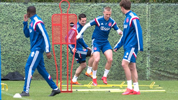 手们一起共 手们一起共